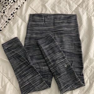 Ivivva By Lululemon Girl High Rise Leggings